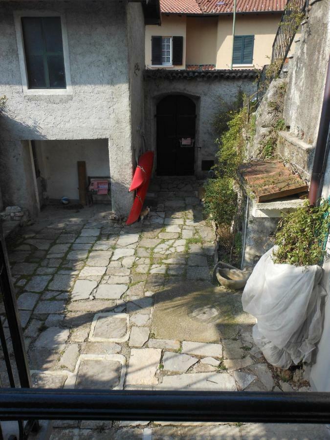 Апартаменты Il Vecchio Cortile Манделло-дель-Ларио Экстерьер фото